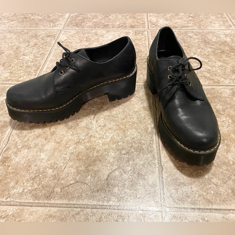 Dr Martens 10 Women’s Shriver Low Leather Platform Heeled Shoes